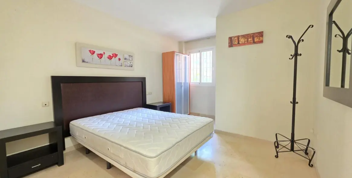 Sale of ground floor apartment in Elviria 13