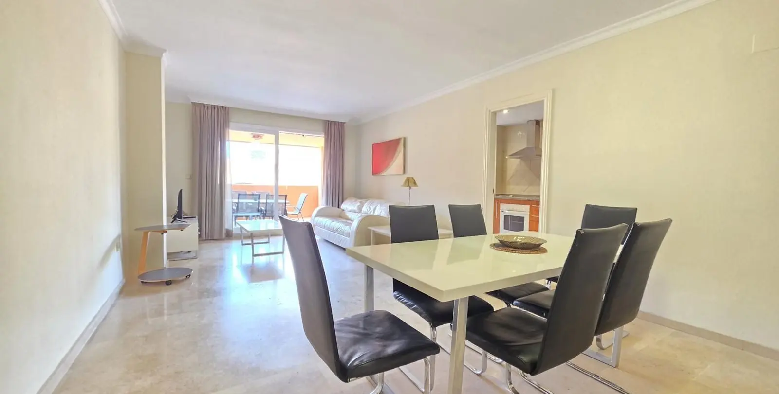 Продажа апартаментов на первом этаже в Elviria 4