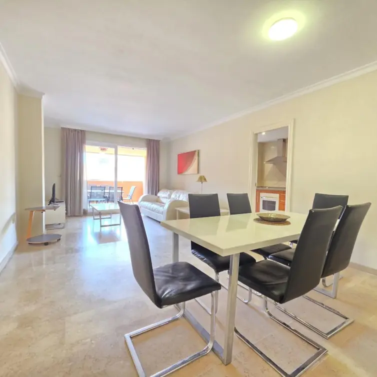 Продажа апартаментов на первом этаже в Elviria