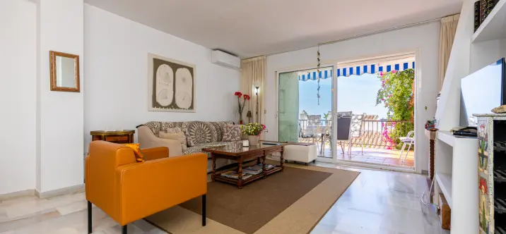 Venta de apartamento en planta baja en Calahonda 1
