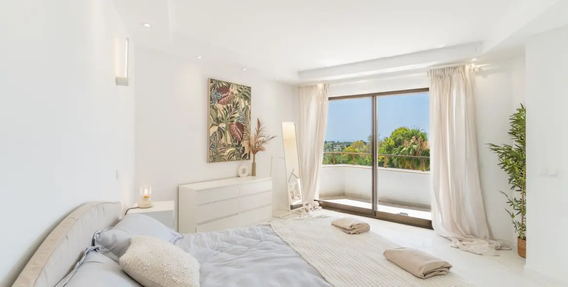 Sale of ground floor apartment in Atalaya 13