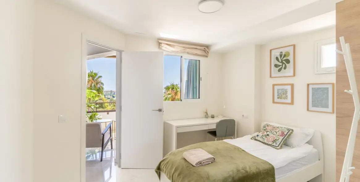 Sale of ground floor apartment in Atalaya 16
