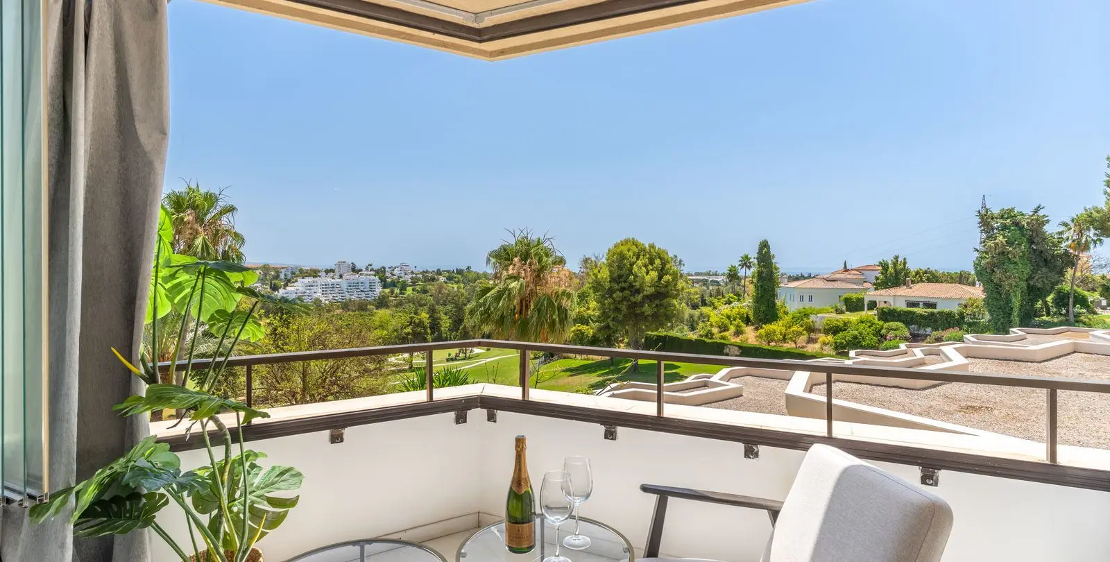 Sale of ground floor apartment in Atalaya 3