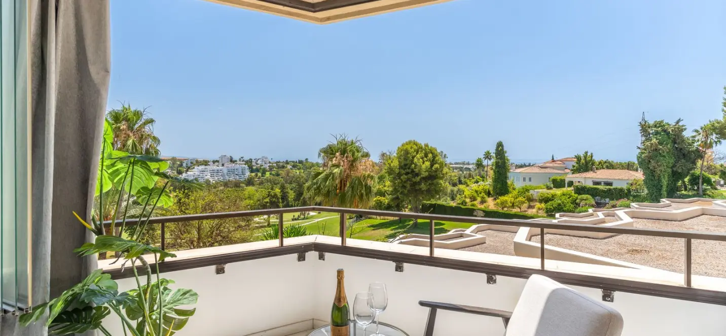 Sale of ground floor apartment in Atalaya 2
