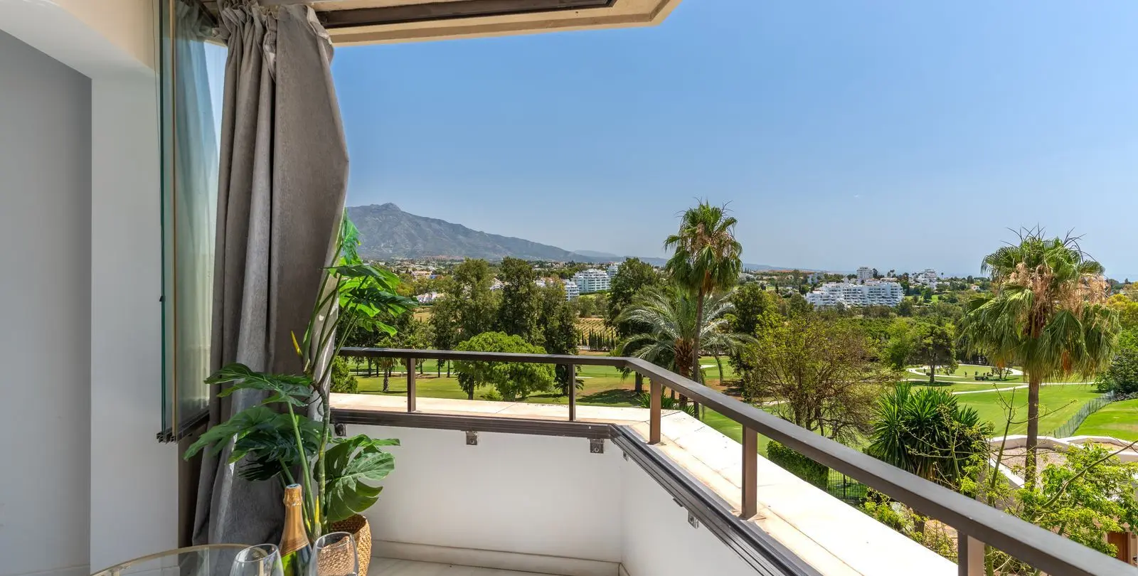 Sale of ground floor apartment in Atalaya 4