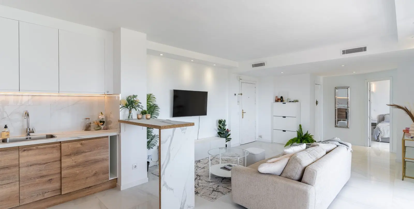 Sale of ground floor apartment in Atalaya 9