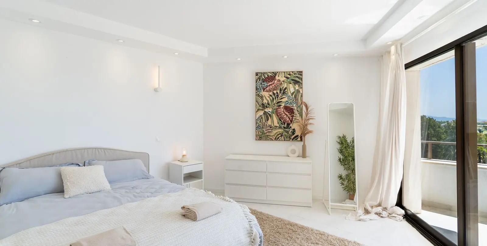 Sale of ground floor apartment in Atalaya 14