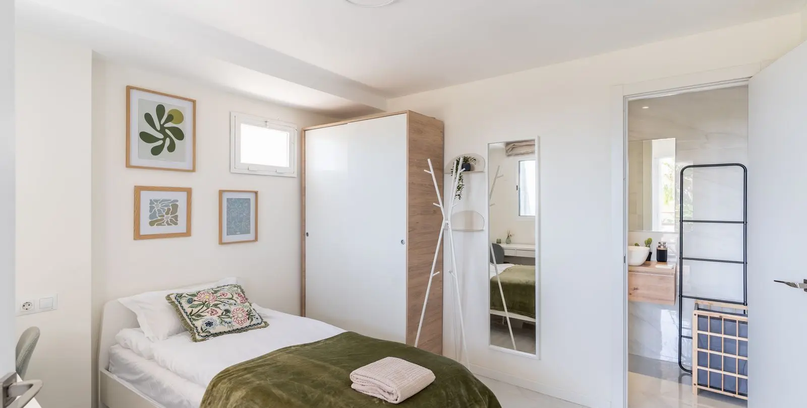 Sale of ground floor apartment in Atalaya 17