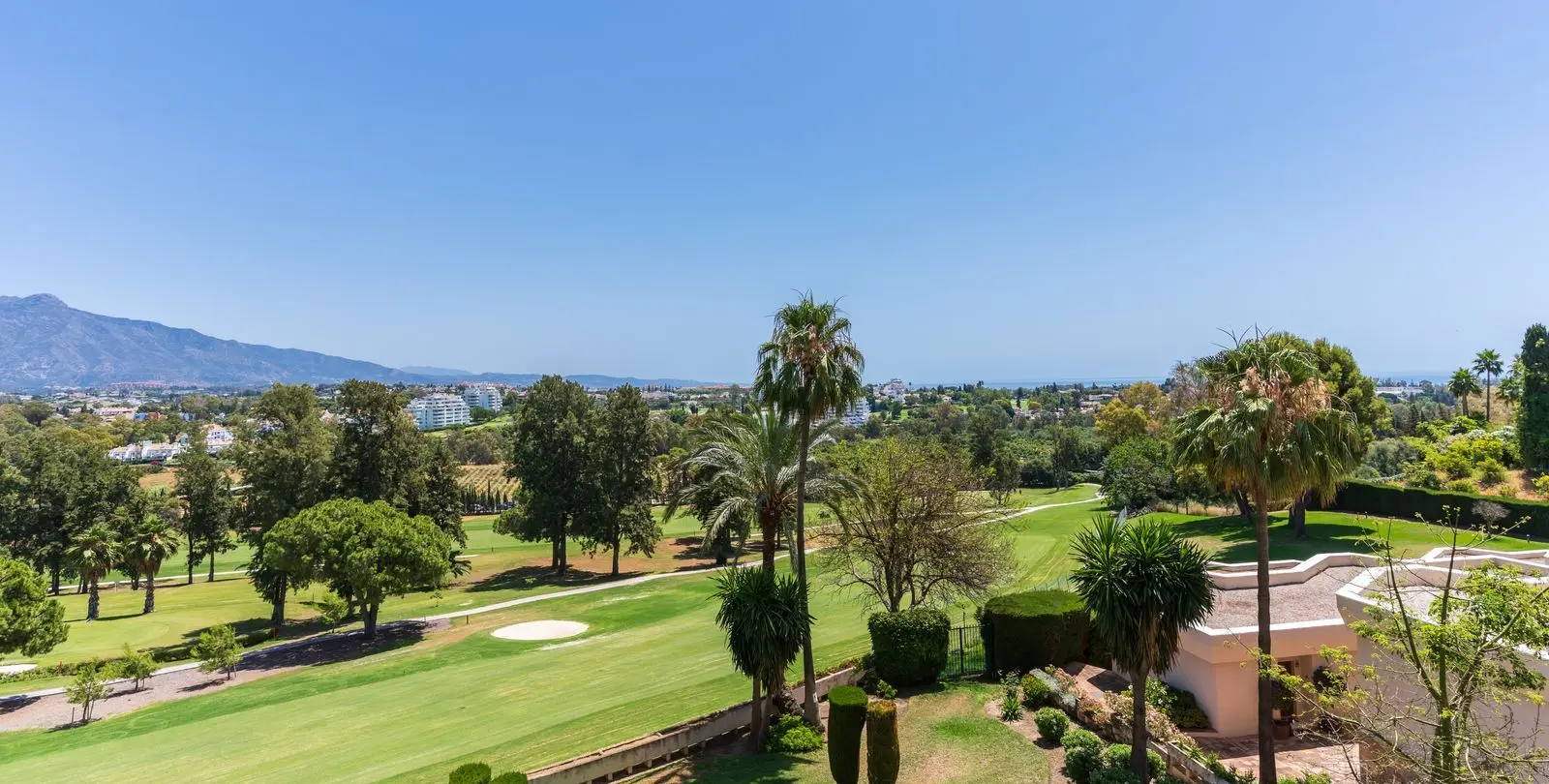 Sale of ground floor apartment in Atalaya 23
