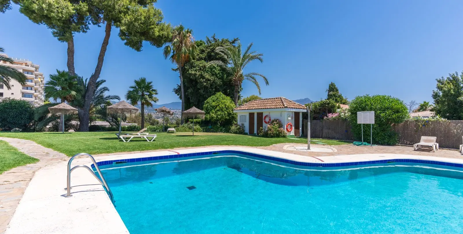 Sale of ground floor apartment in Atalaya 24