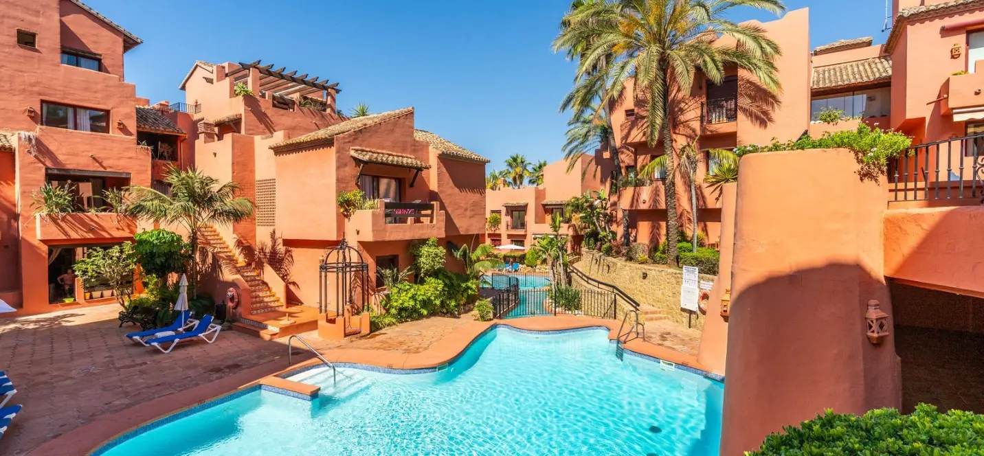 Продажа апартаментов на среднем этаже в Elviria 0