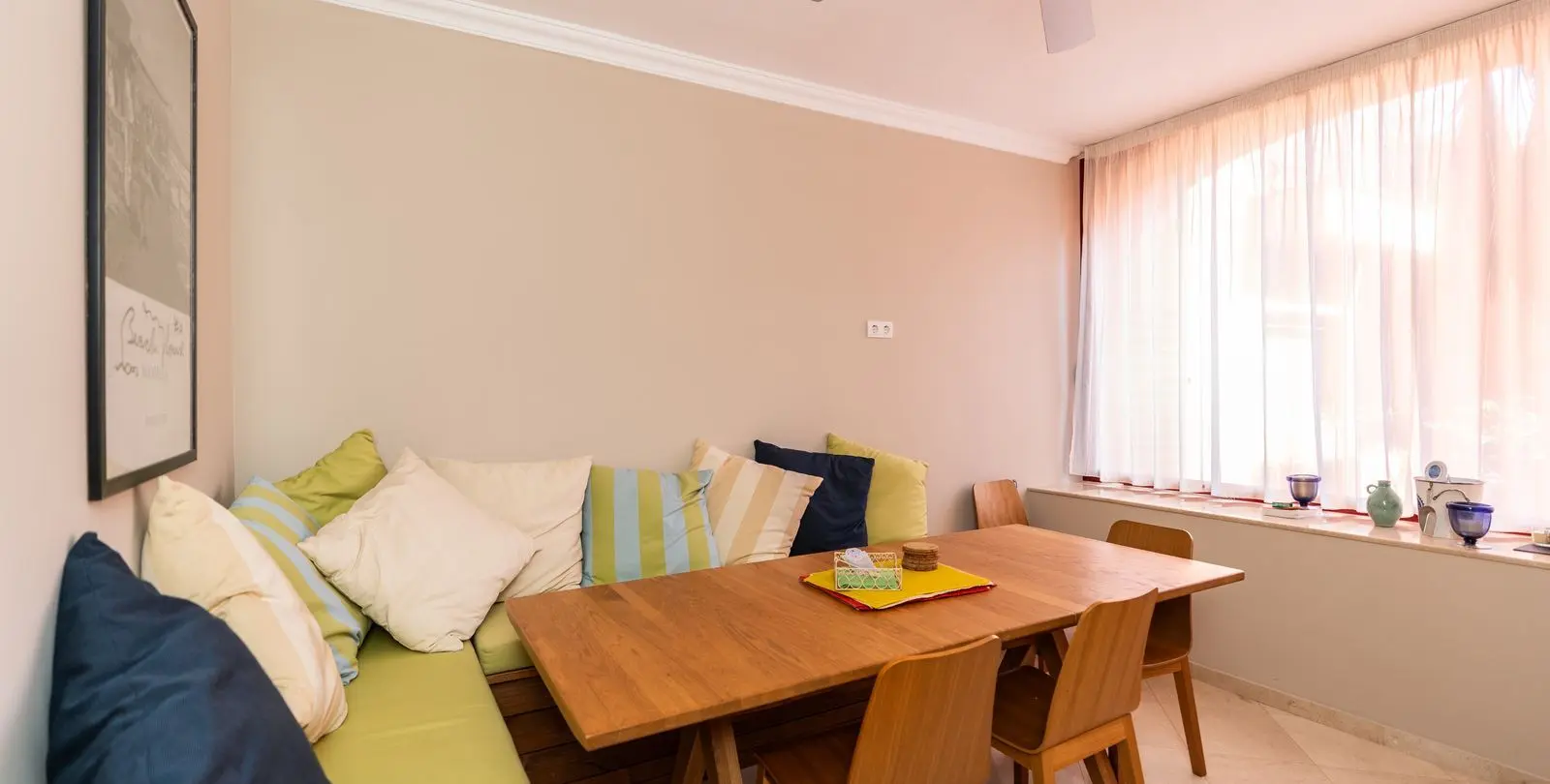 Sale of middle floor apartment in Elviria 2