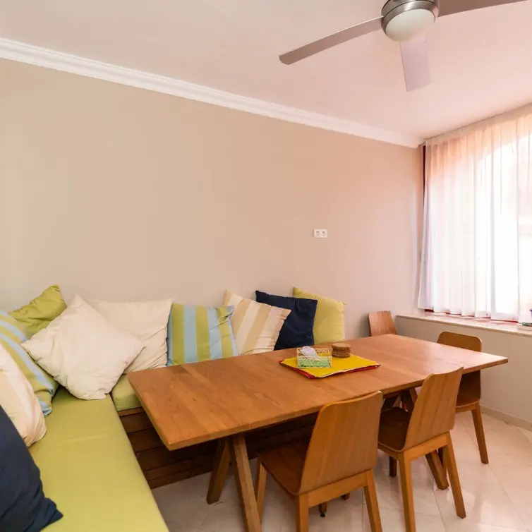 Продажа апартаментов на среднем этаже в Elviria