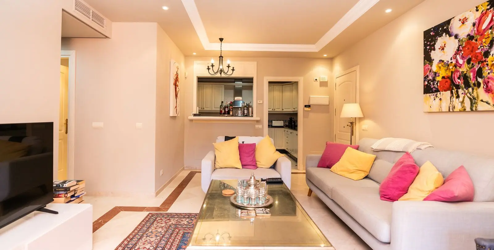 Sale of middle floor apartment in Elviria 6