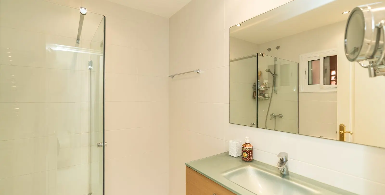 Sale of middle floor apartment in Elviria 14