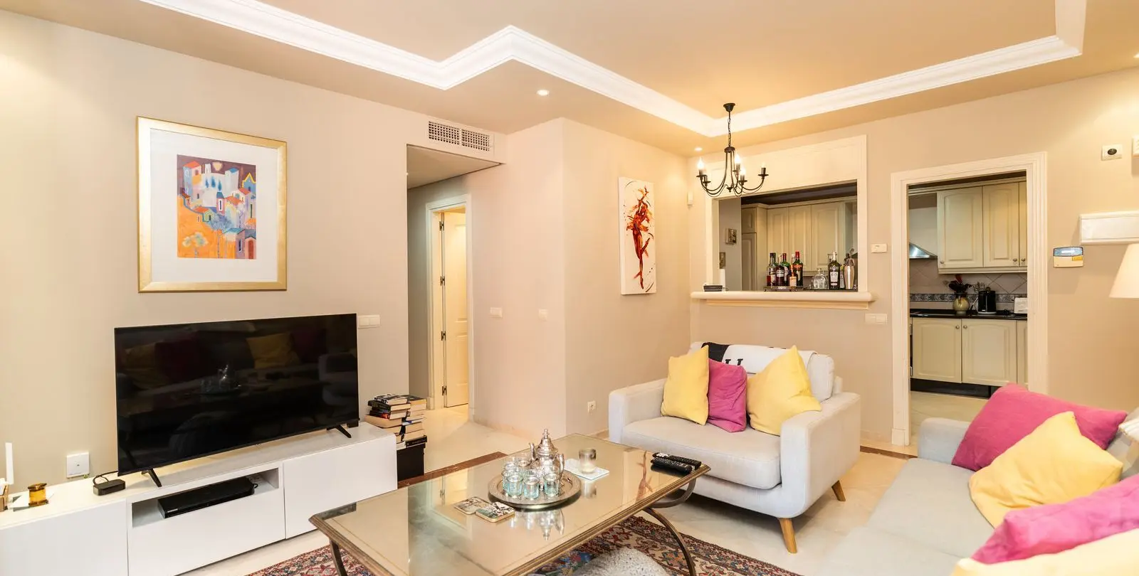 Sale of middle floor apartment in Elviria 17