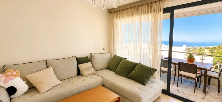 Sale of middle floor apartment in Altos de los Monteros 1