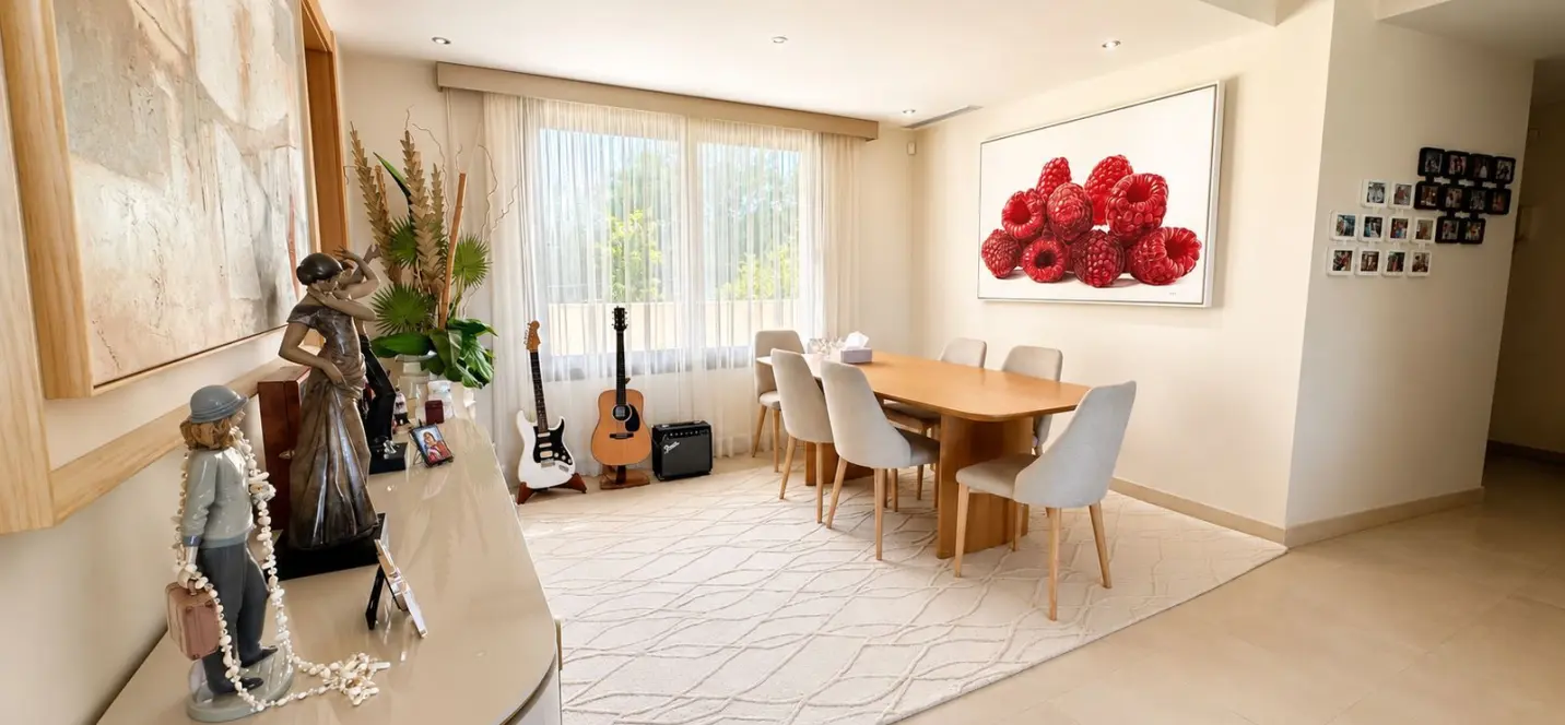 Sale of middle floor apartment in Altos de los Monteros 3