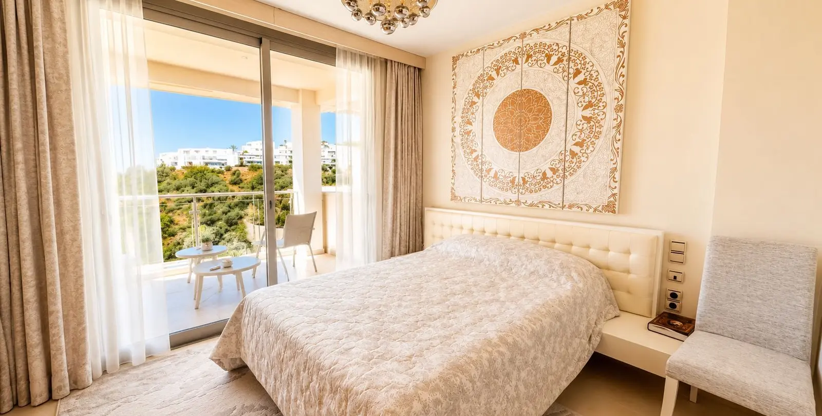 Продажа апартаментов на среднем этаже в Altos de los Monteros 6