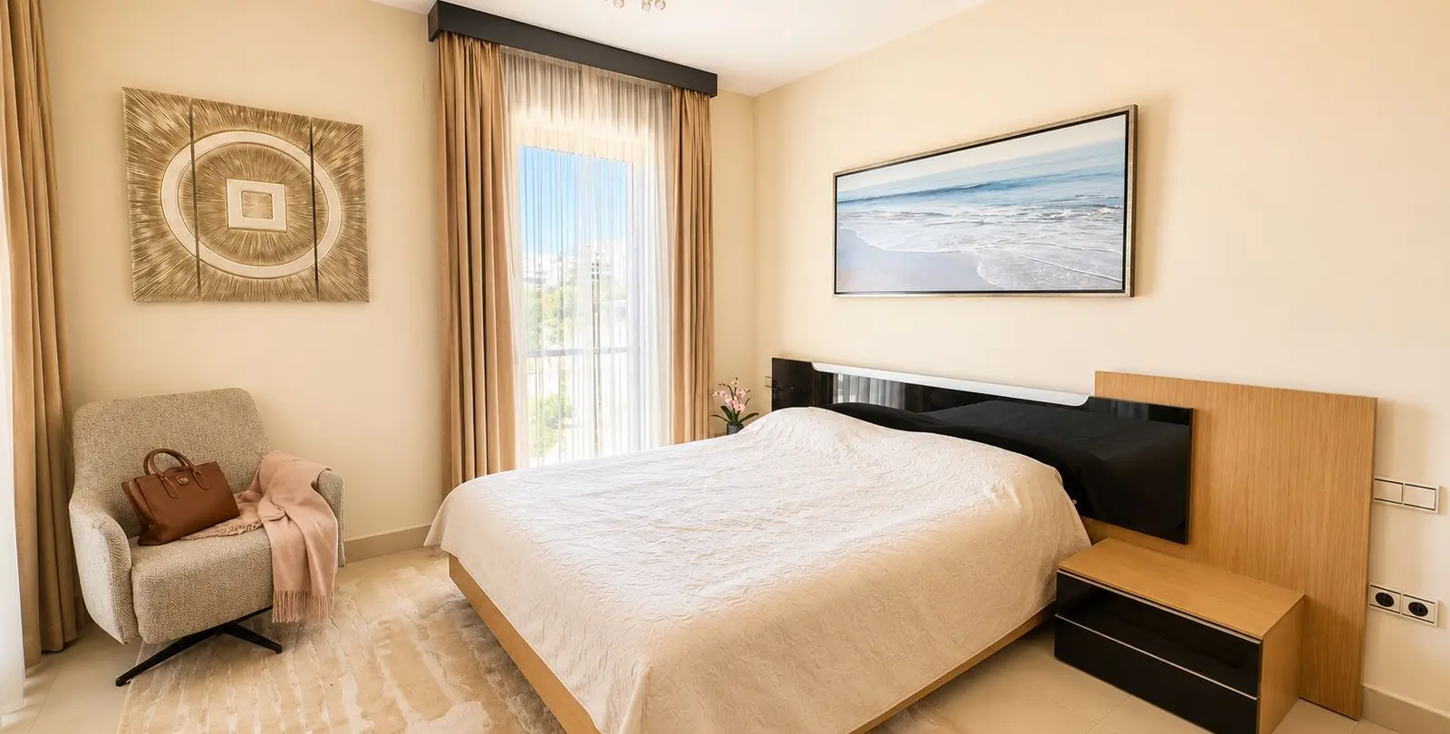 Продажа апартаментов на среднем этаже в Altos de los Monteros 9