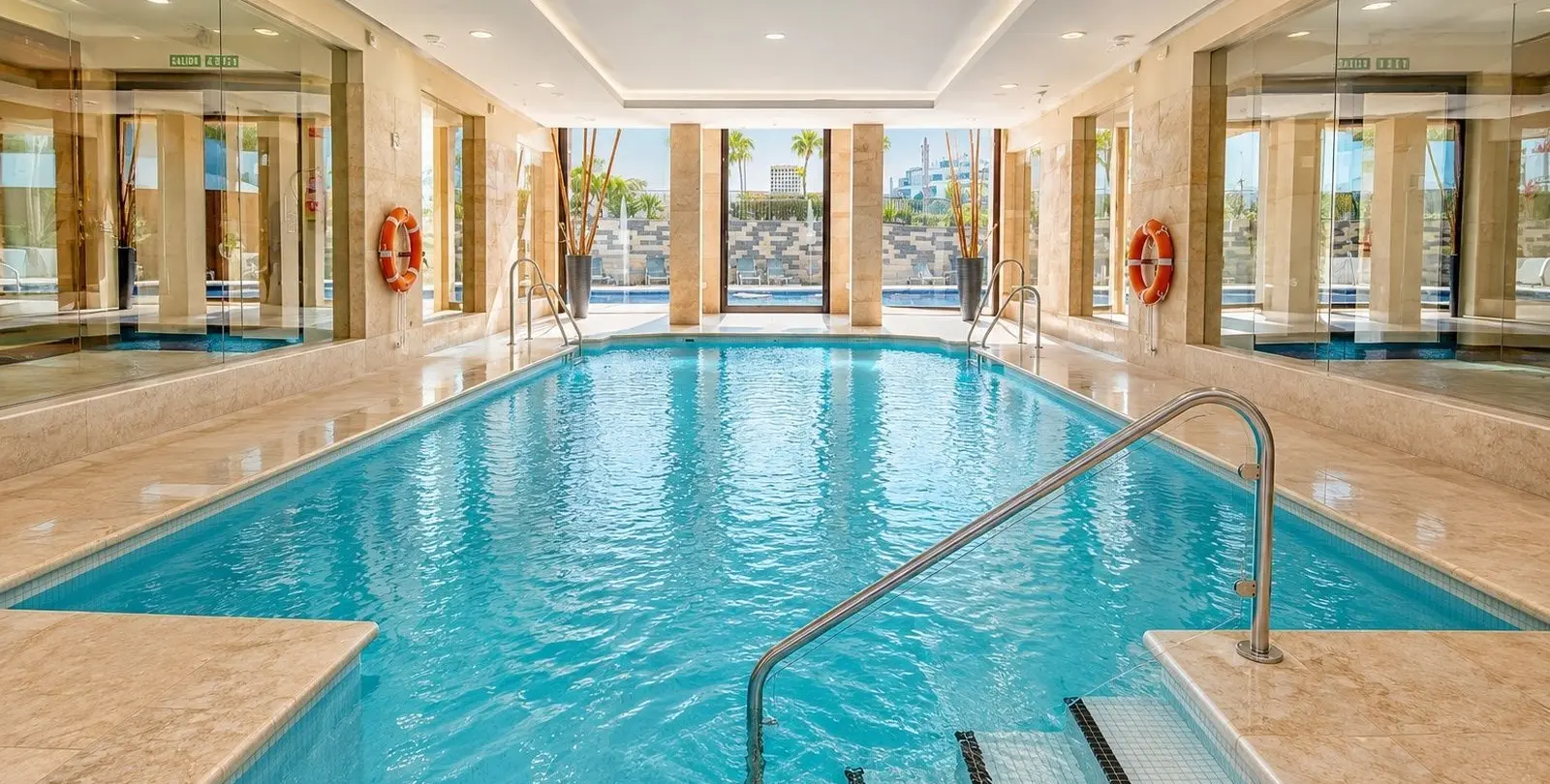 Продажа апартаментов на среднем этаже в Altos de los Monteros 12