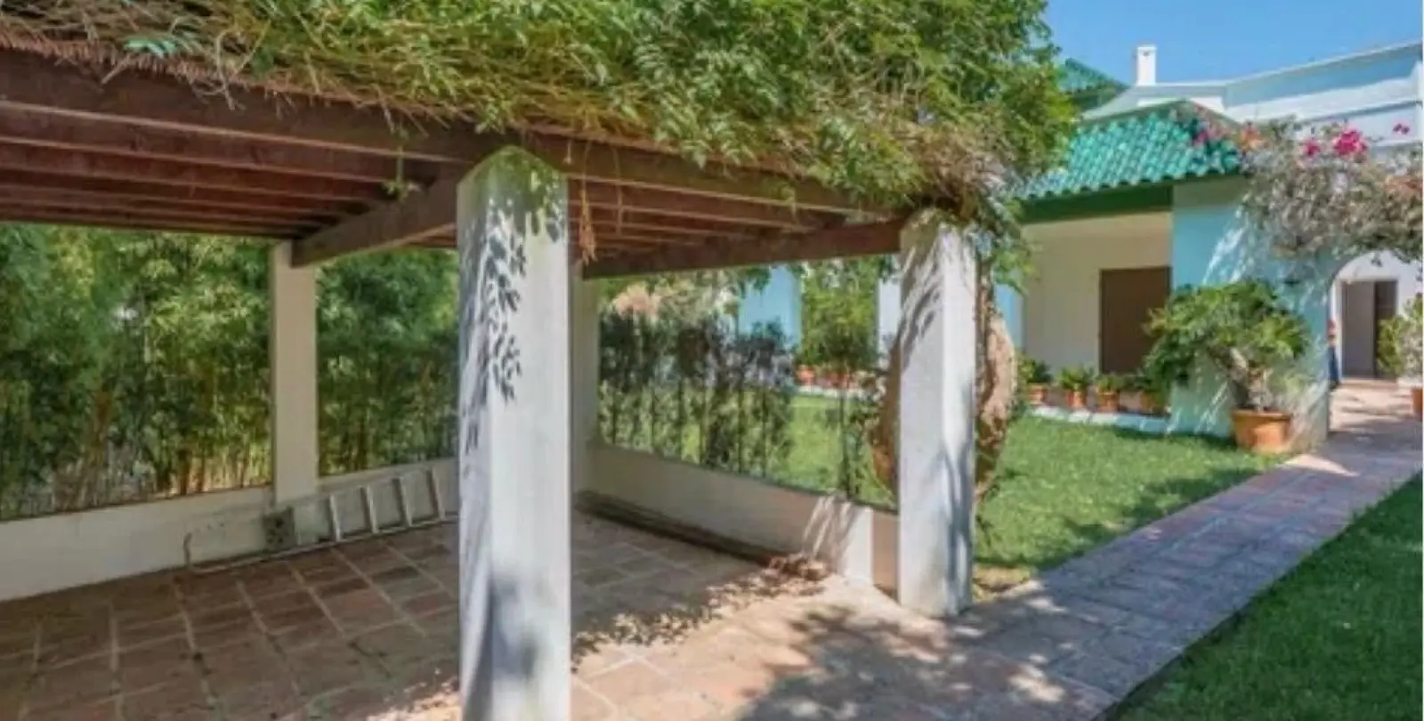 Venta de villa independiente en Artola 18