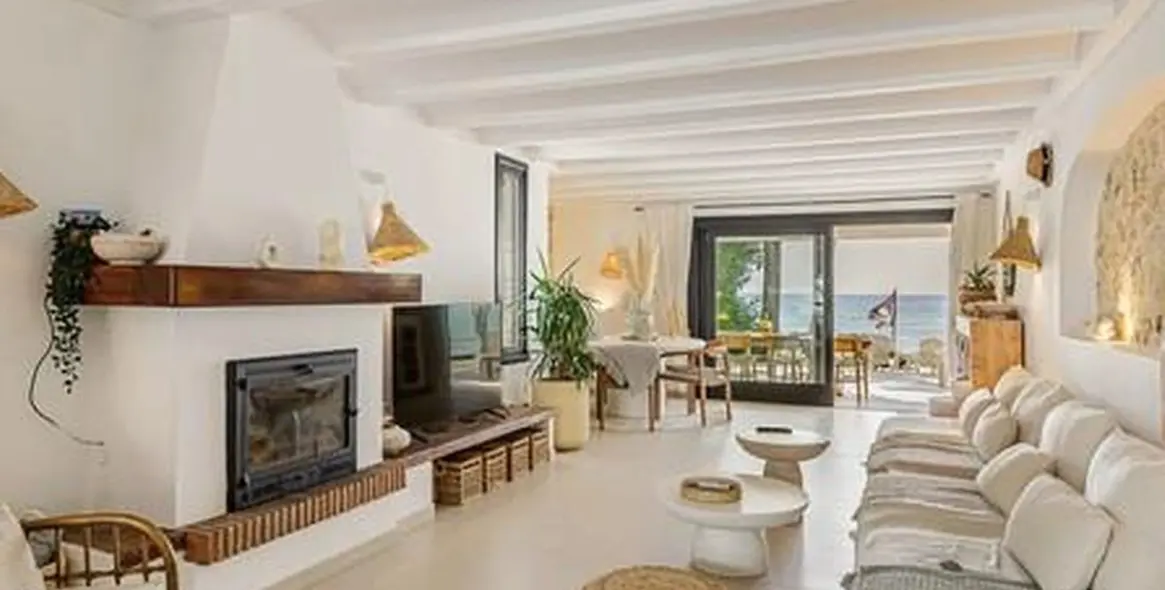 Sale of detached villa in Estepona 3