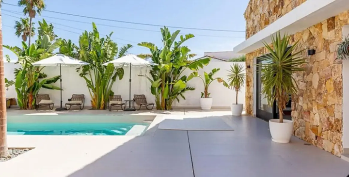 Sale of detached villa in Estepona 5