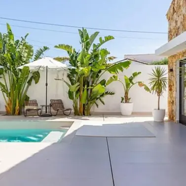 Sale of detached villa in Estepona
