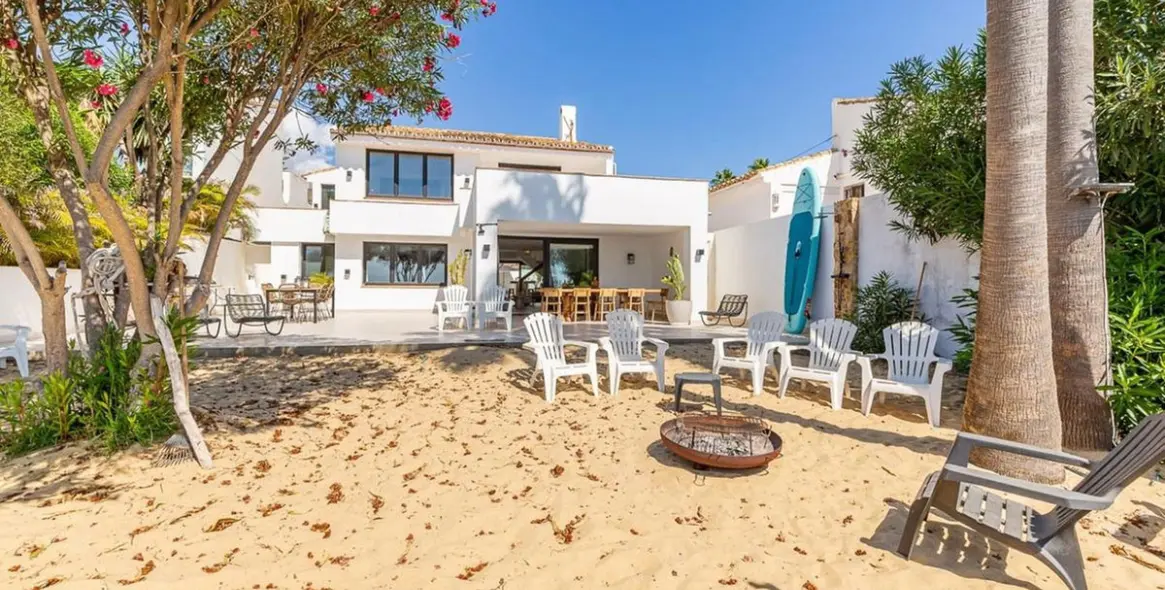 Sale of detached villa in Estepona 15