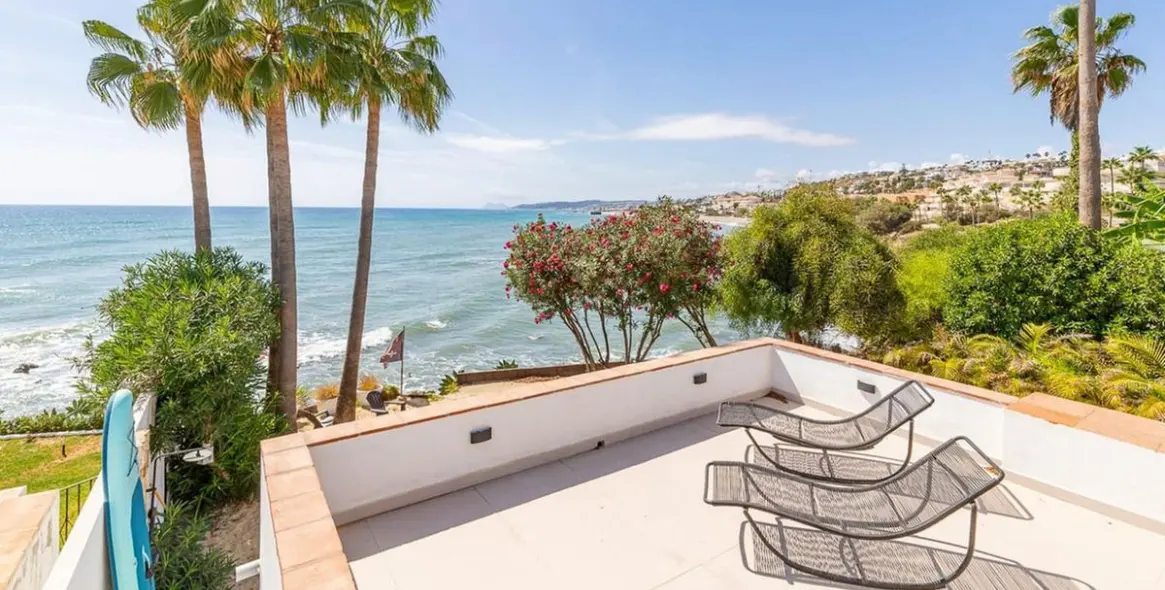Sale of detached villa in Estepona 23