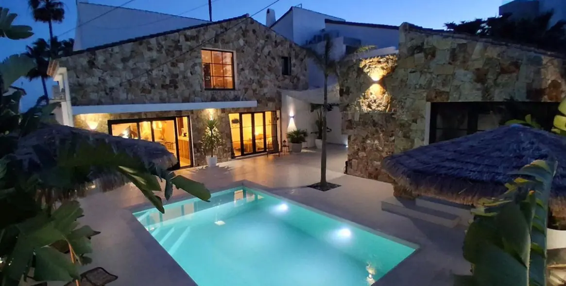 Sale of detached villa in Estepona 26