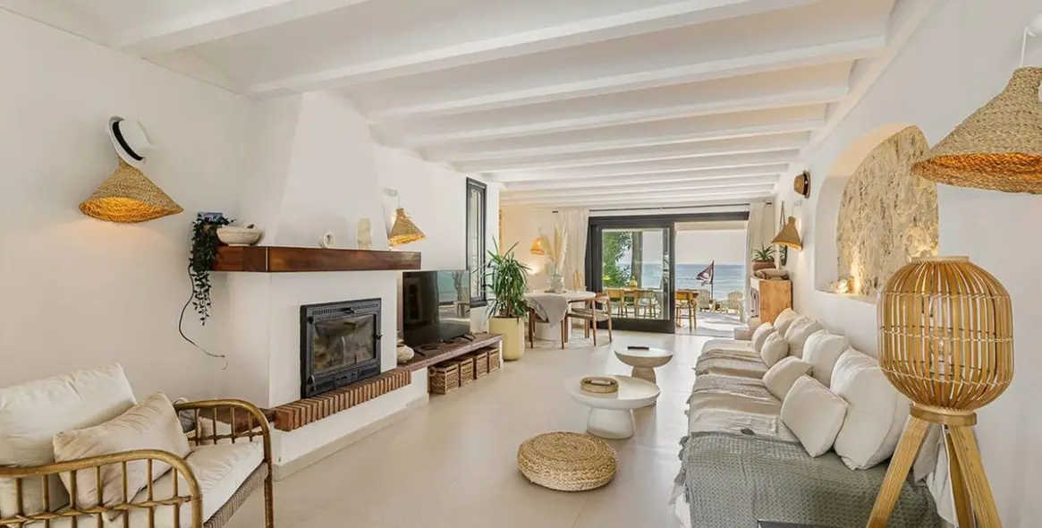 Sale of detached villa in Estepona 27