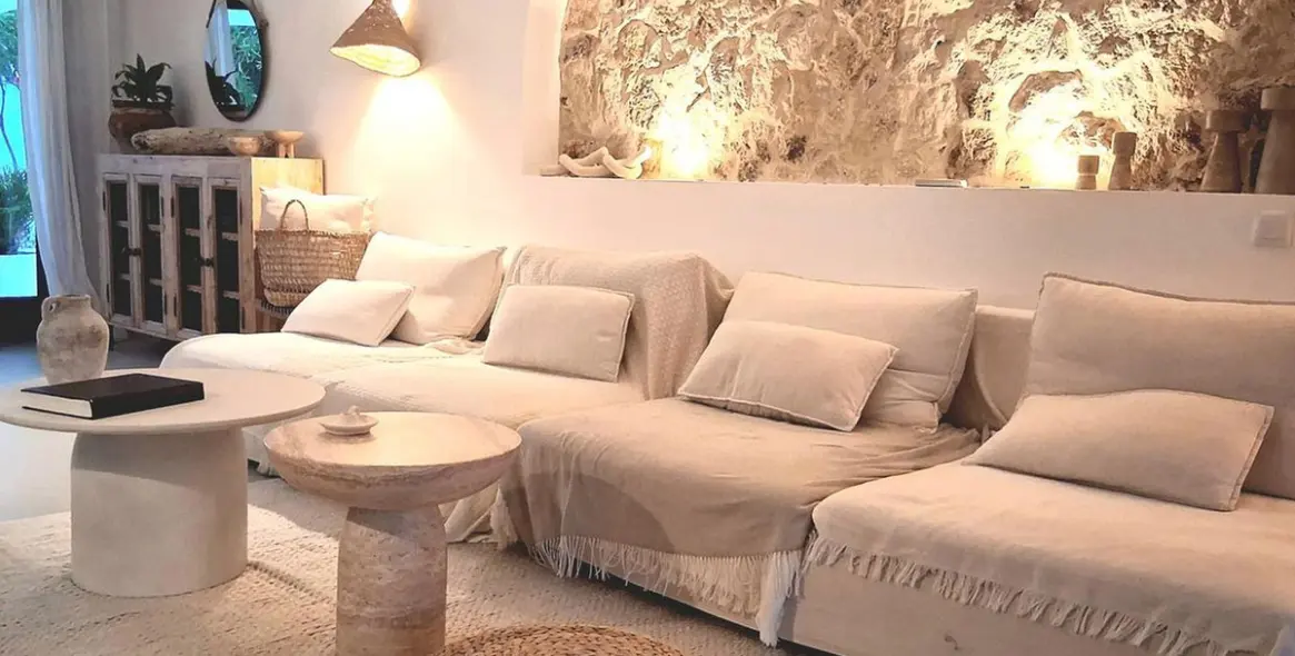 Sale of detached villa in Estepona 28