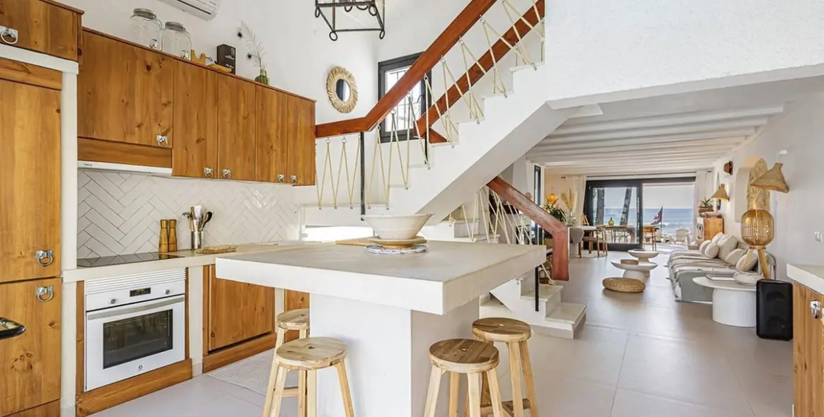 Sale of detached villa in Estepona 29