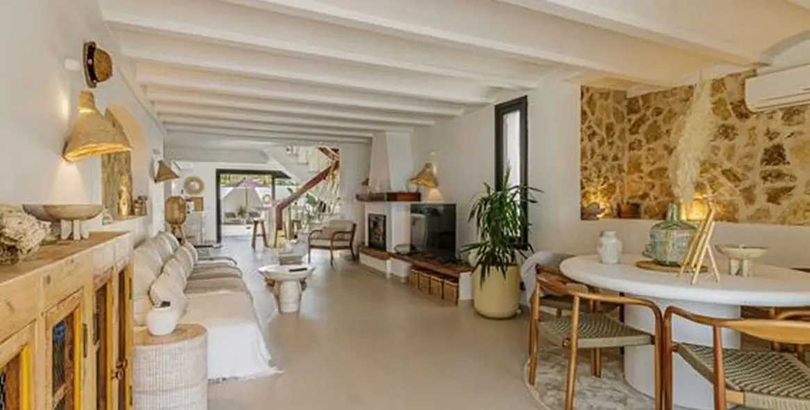 Sale of detached villa in Estepona 30