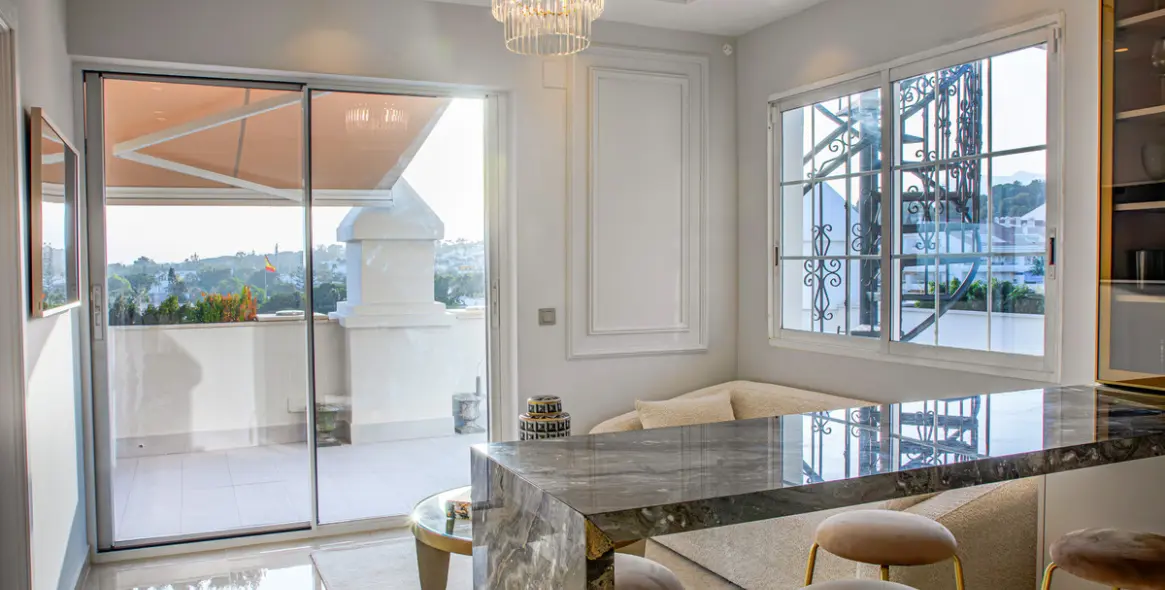 Short-term rent of penthouse duplex in The Golden Mile 2