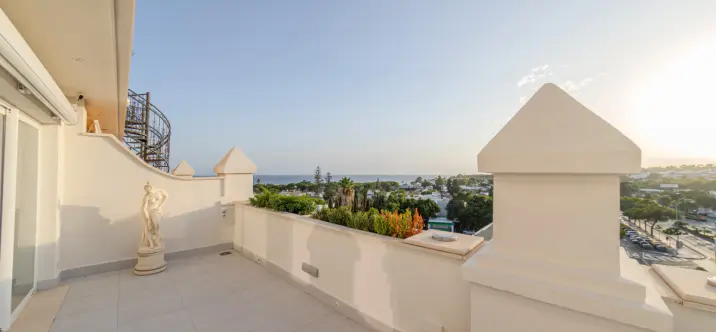 Short-term rent of penthouse duplex in The Golden Mile 3