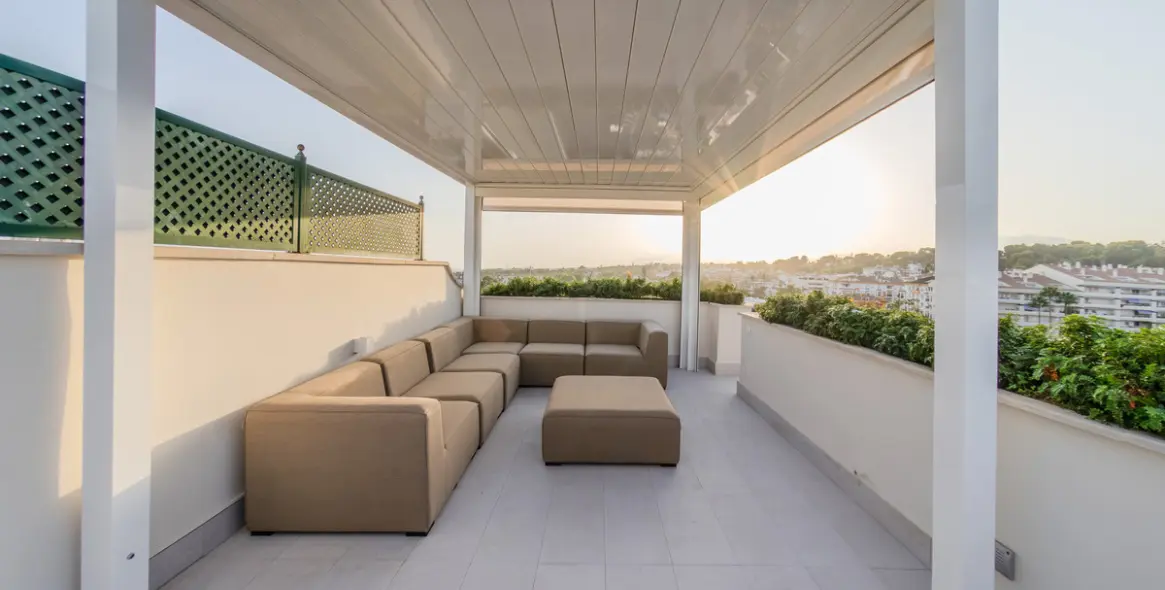 Short-term rent of penthouse duplex in The Golden Mile 6