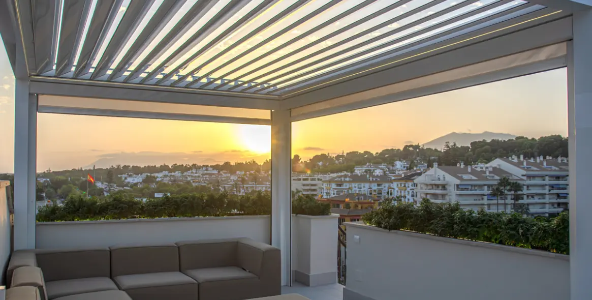 Short-term rent of penthouse duplex in The Golden Mile 8