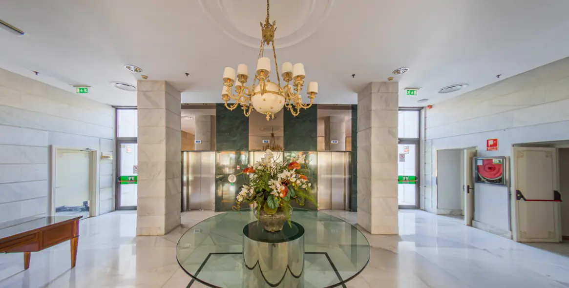 Short-term rent of penthouse duplex in The Golden Mile 14