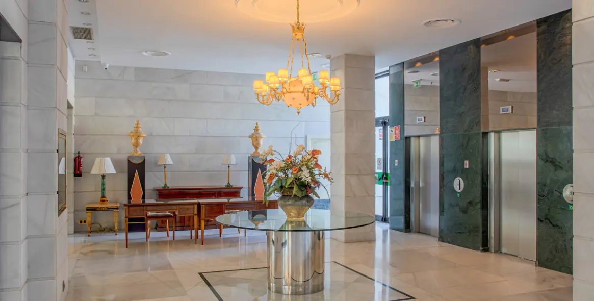 Short-term rent of penthouse duplex in The Golden Mile 15