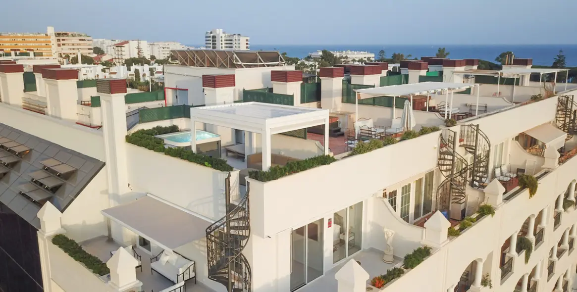 Short-term rent of penthouse duplex in The Golden Mile 17