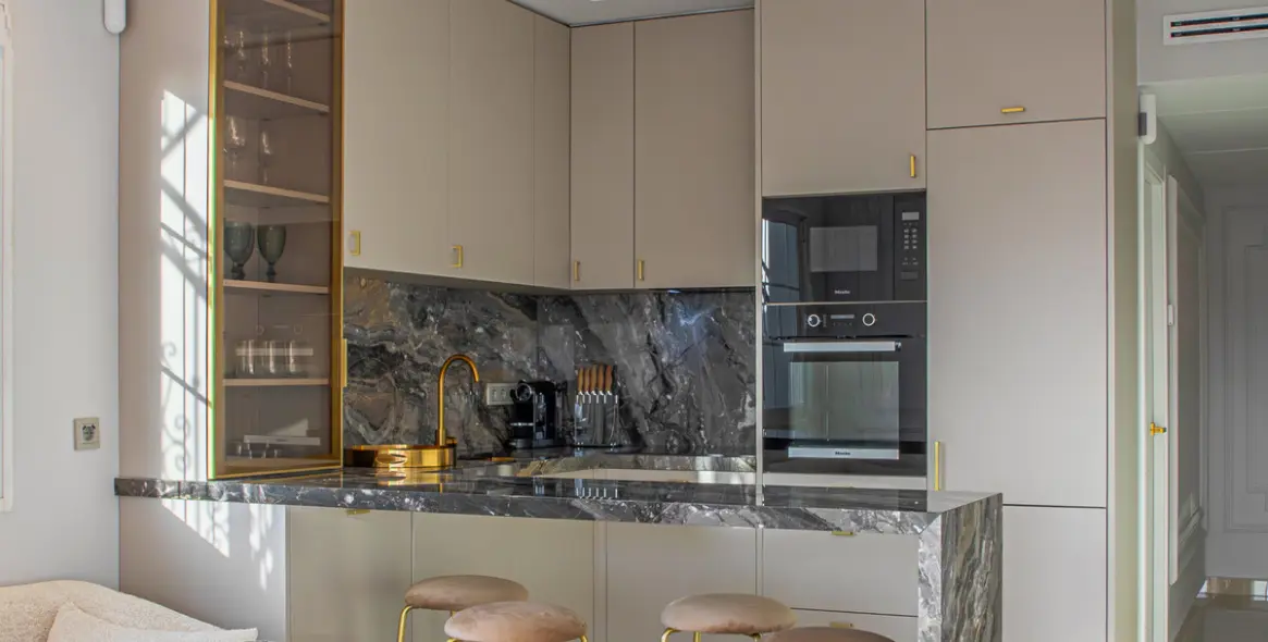 Short-term rent of penthouse duplex in The Golden Mile 21