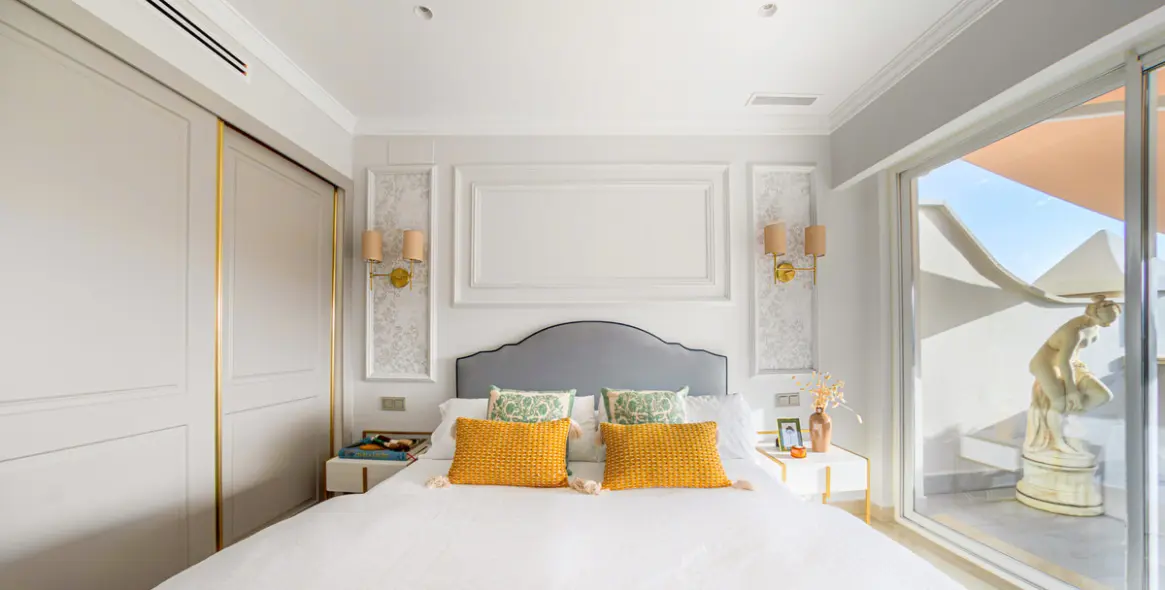 Short-term rent of penthouse duplex in The Golden Mile 23