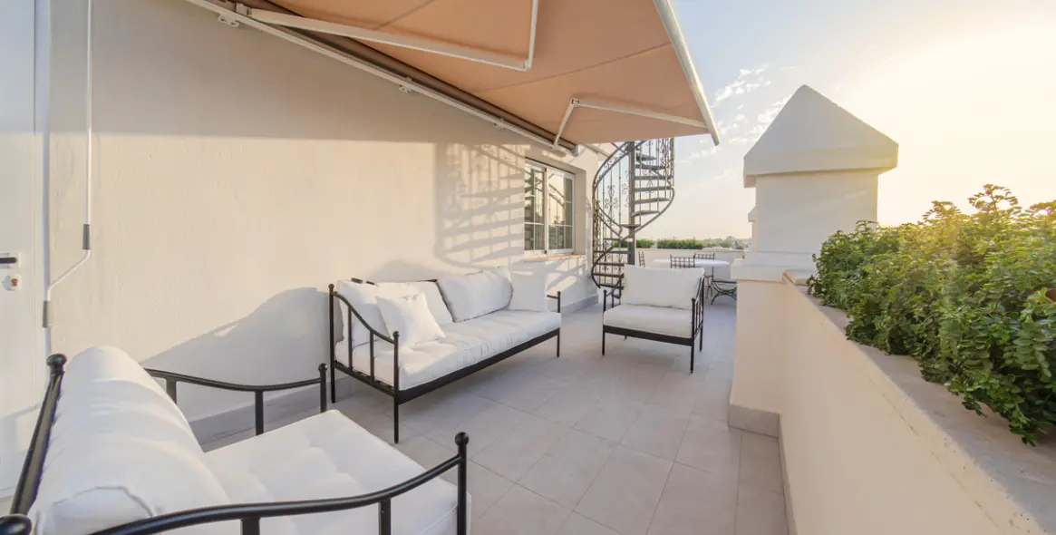 Short-term rent of penthouse duplex in The Golden Mile 31