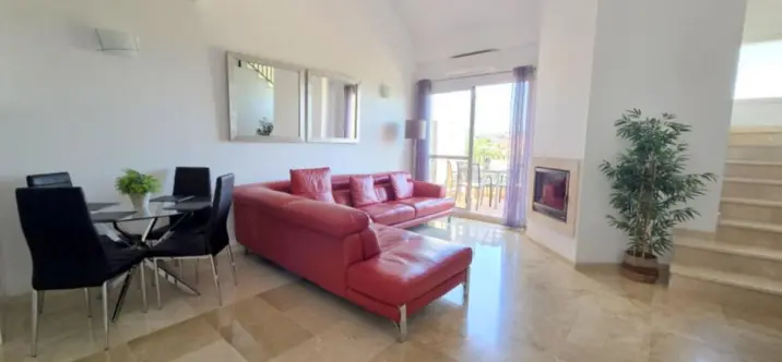 Sale of penthouse duplex in La Duquesa 1