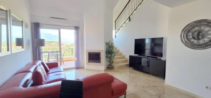 Sale of penthouse duplex in La Duquesa 2
