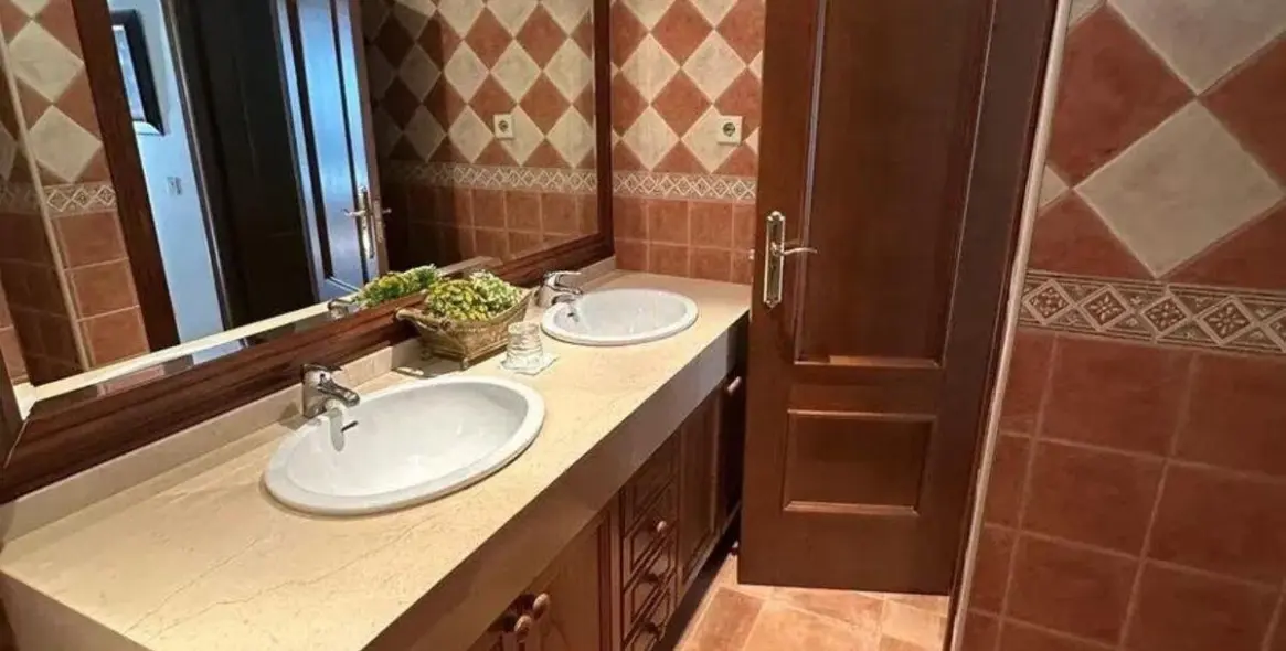 Продажа таунхауса в Bel Air 22