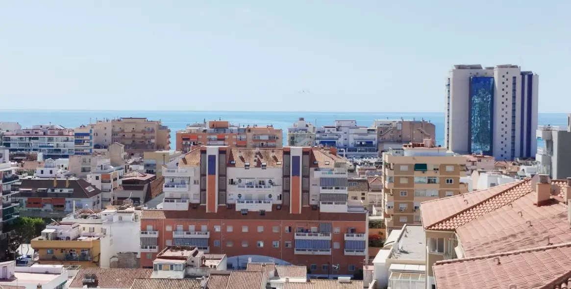 Продажа апартаментов на среднем этаже в Fuengirola 1